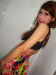 Small cock Ladyboy Um flashing outside and peeing in toilet