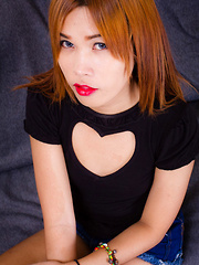 Welcome Pretty 19yo Ladyboy Nadot! - Asian ladyboys porn at Thai LB Sex