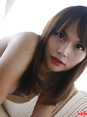 Thai ladyboy gets a facial from foreign tourist - Asian ladyboys porn at Thai LB Sex